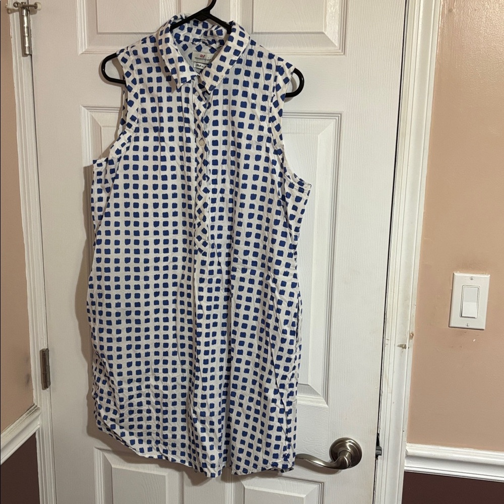 Vineyard Vines Blue and White Checkered dress size 14